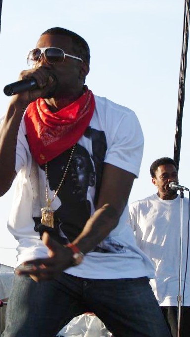 Ye's Grand Return to Live Shows!